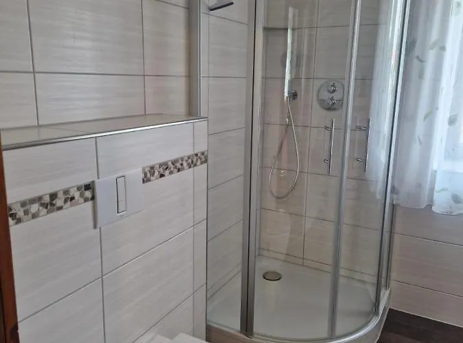 Zur Elbe Gæstehus 3*